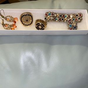 Women’s jewelry